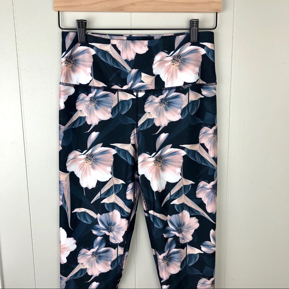Kyodan Floral White Ground Leggings